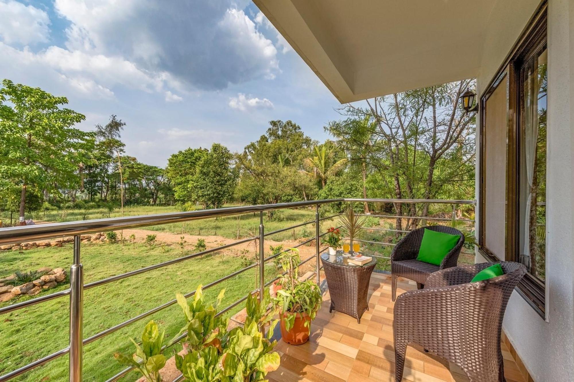 Saffronstays Lakeview Nivara - Farm Stay Villa With Private Pool Near Pune Exterior foto